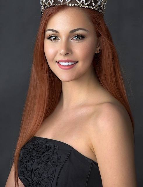 埃塞俄比亚选手包揽2025年武汉马拉松男、女冠军.